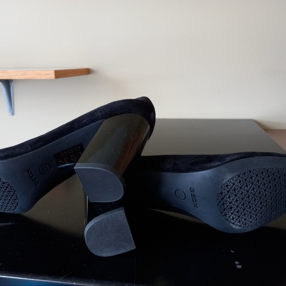 Shoes - Picture 3 of 3